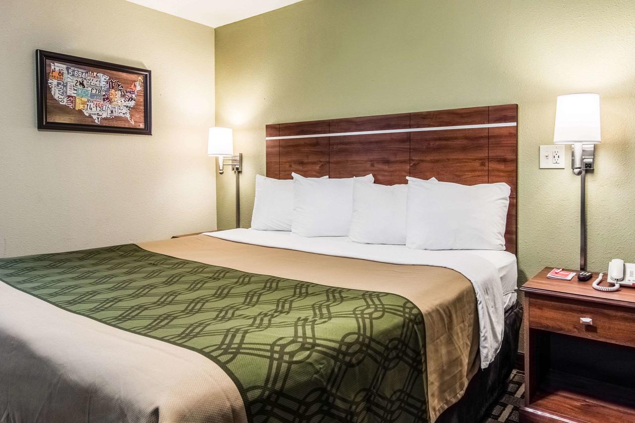 Econo Lodge - thumb 23