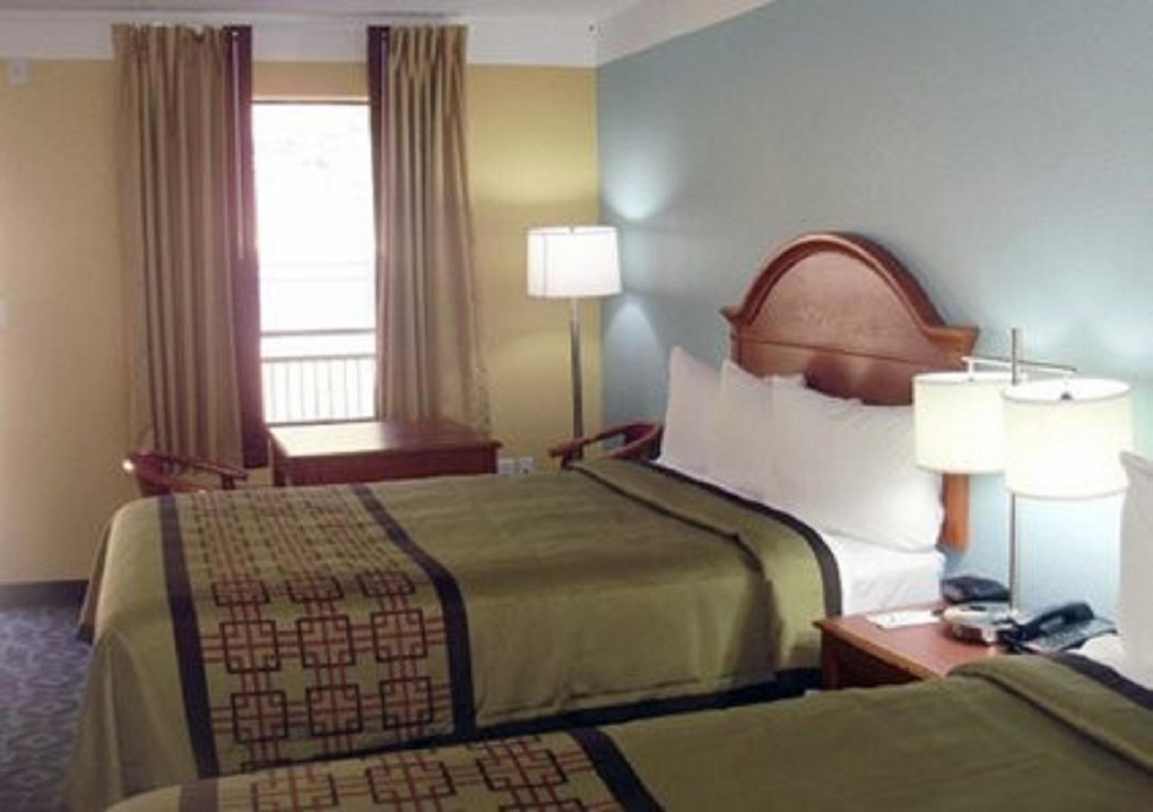 Econo Lodge - thumb 2