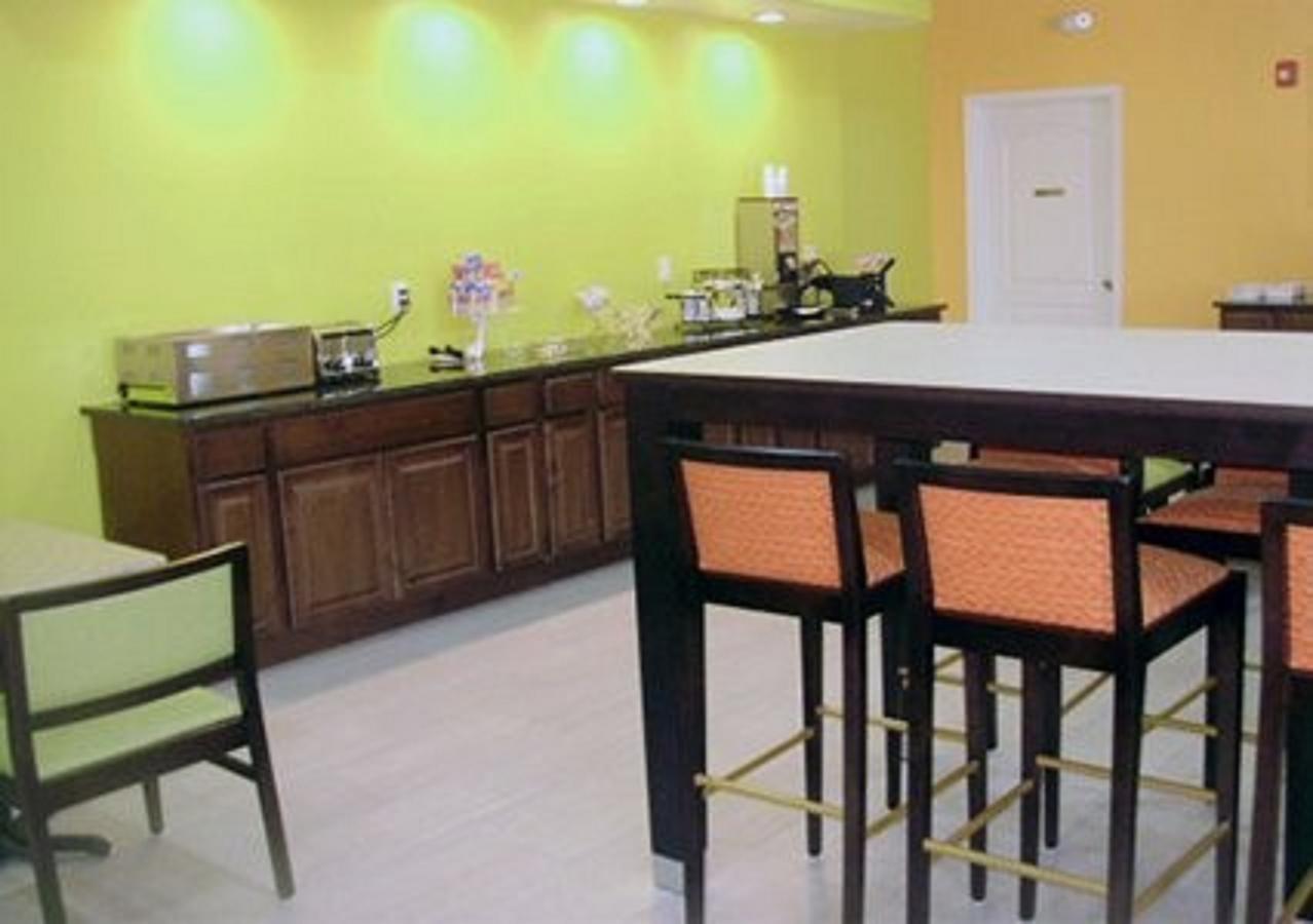 Econo Lodge - thumb 6