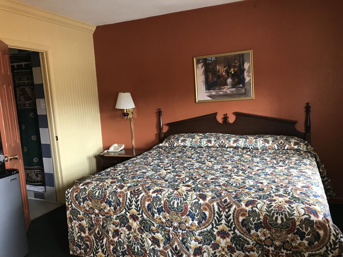 Greenlawn Motel - thumb 11