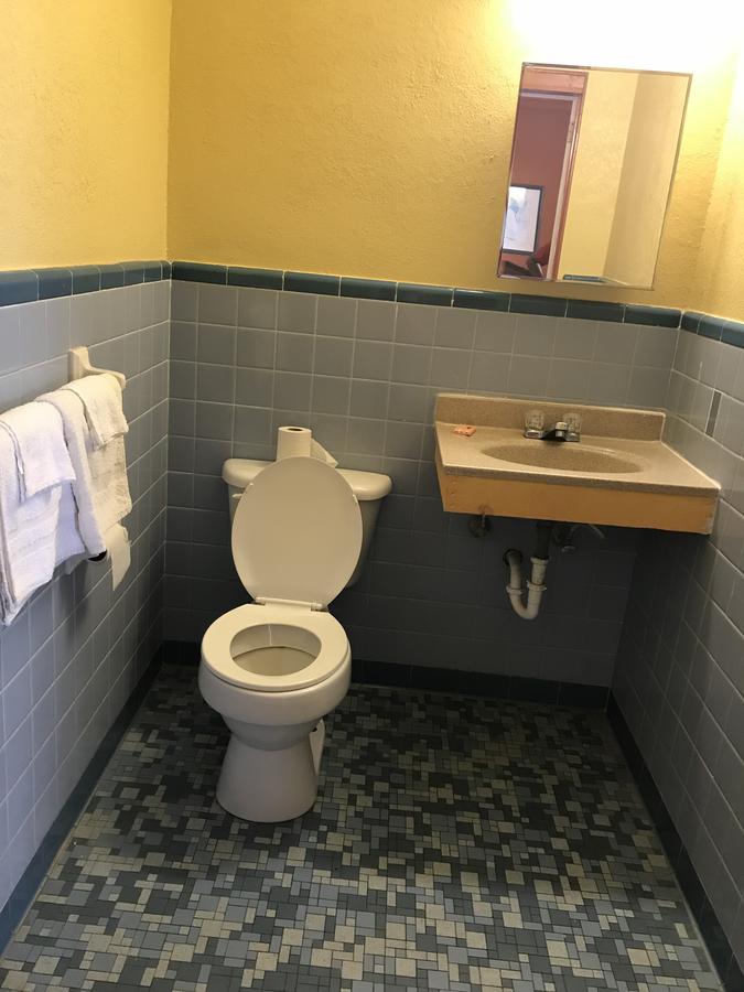 Greenlawn Motel - thumb 18