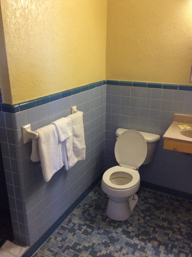 Greenlawn Motel - thumb 3