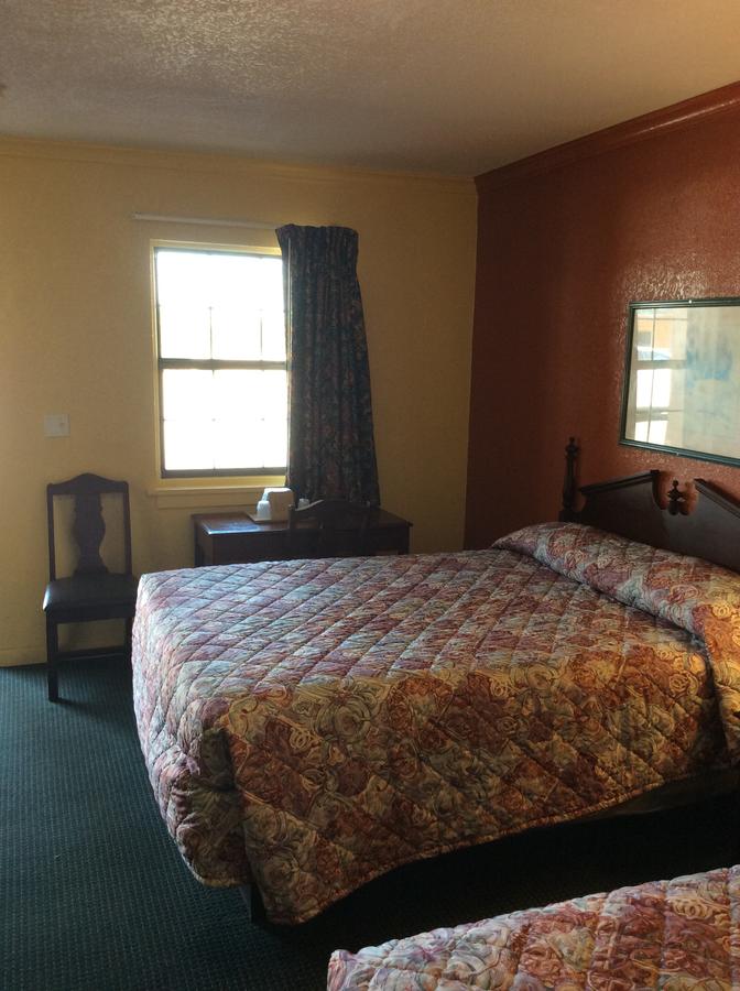 Greenlawn Motel - thumb 2