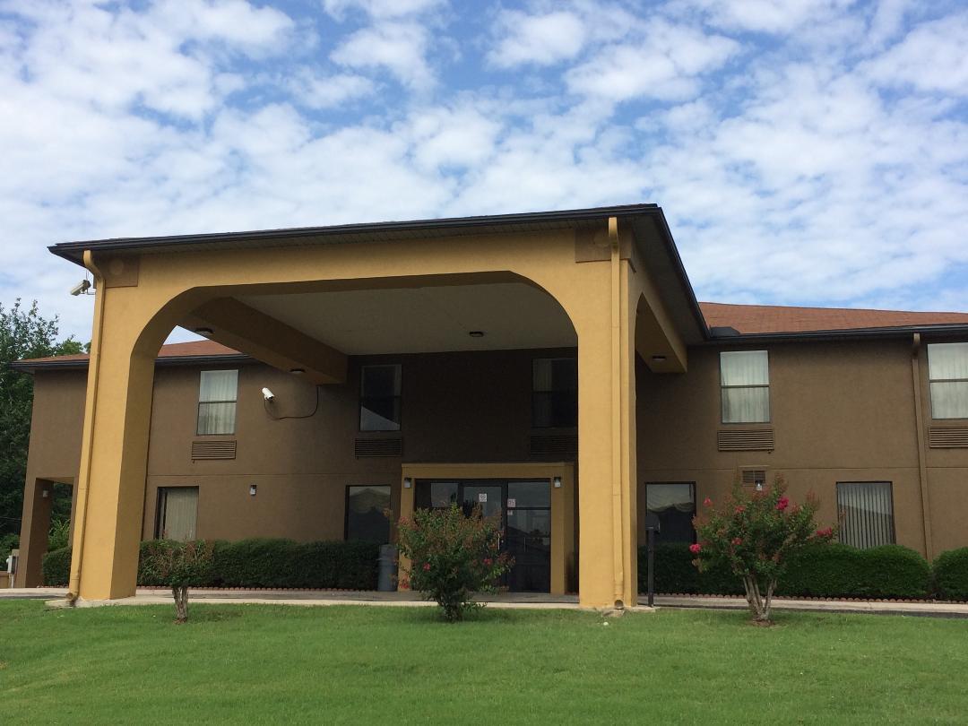 Luxury Inn & Suites - thumb 14