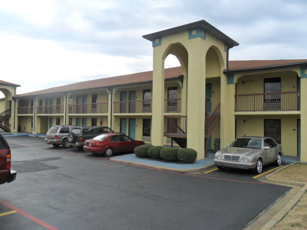 Luxury Inn & Suites - thumb 15