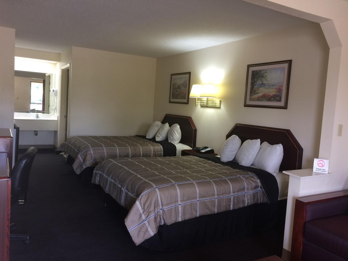 Luxury Inn & Suites - thumb 2