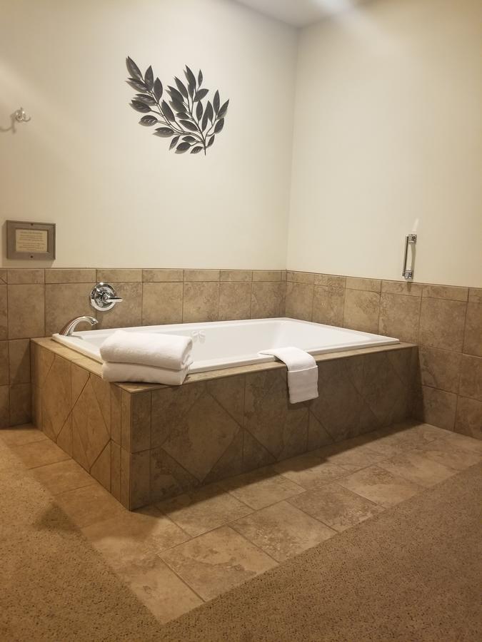 Grand View Inn & Suites - thumb 4