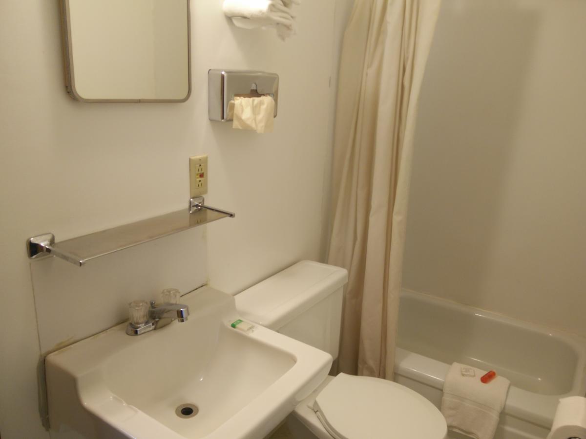 Marina Motel - thumb 3