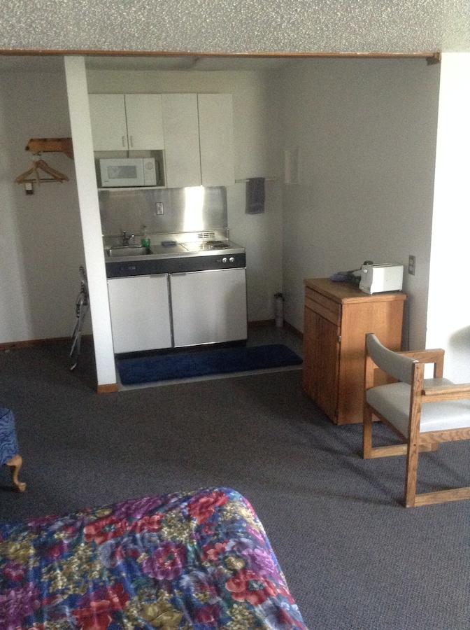 Marina Motel - thumb 13