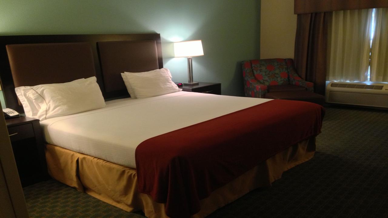 Holiday Inn Express Surprise - thumb 6