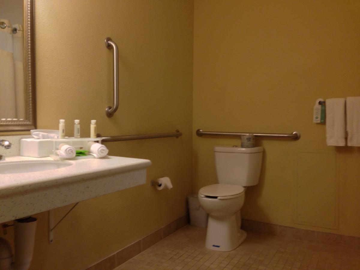 Holiday Inn Express Surprise - thumb 21