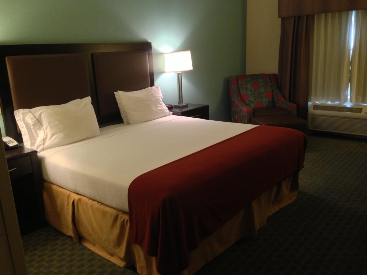 Holiday Inn Express Surprise - thumb 20