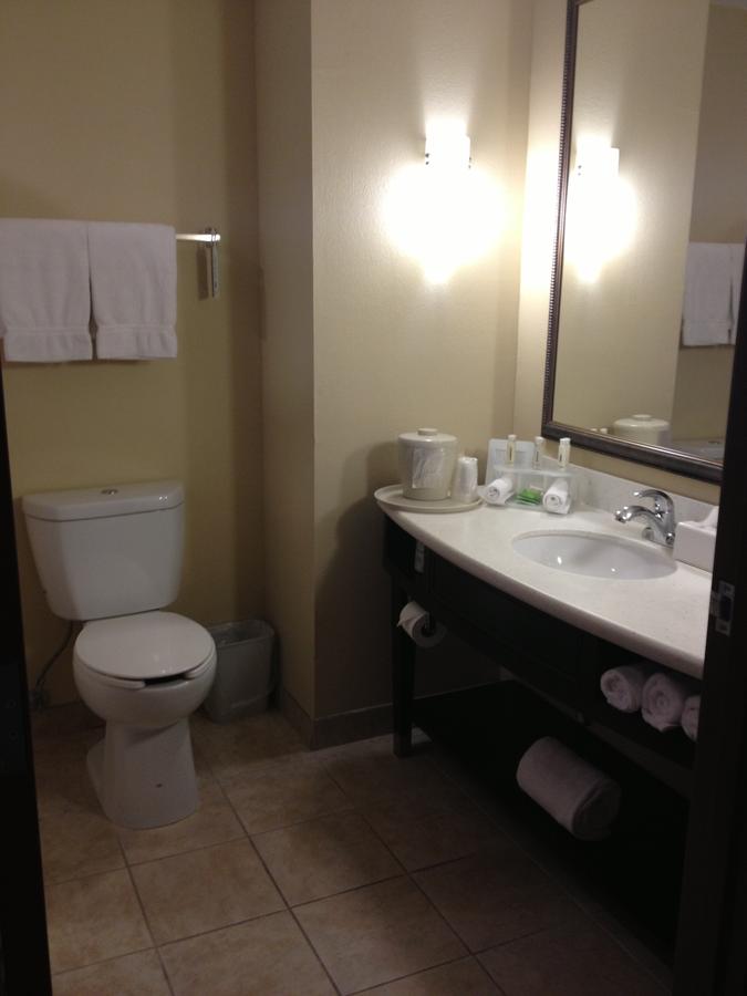 Holiday Inn Express Surprise - thumb 9