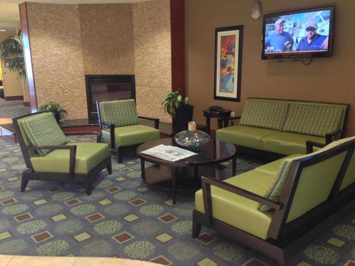 Holiday Inn Express Surprise - thumb 2