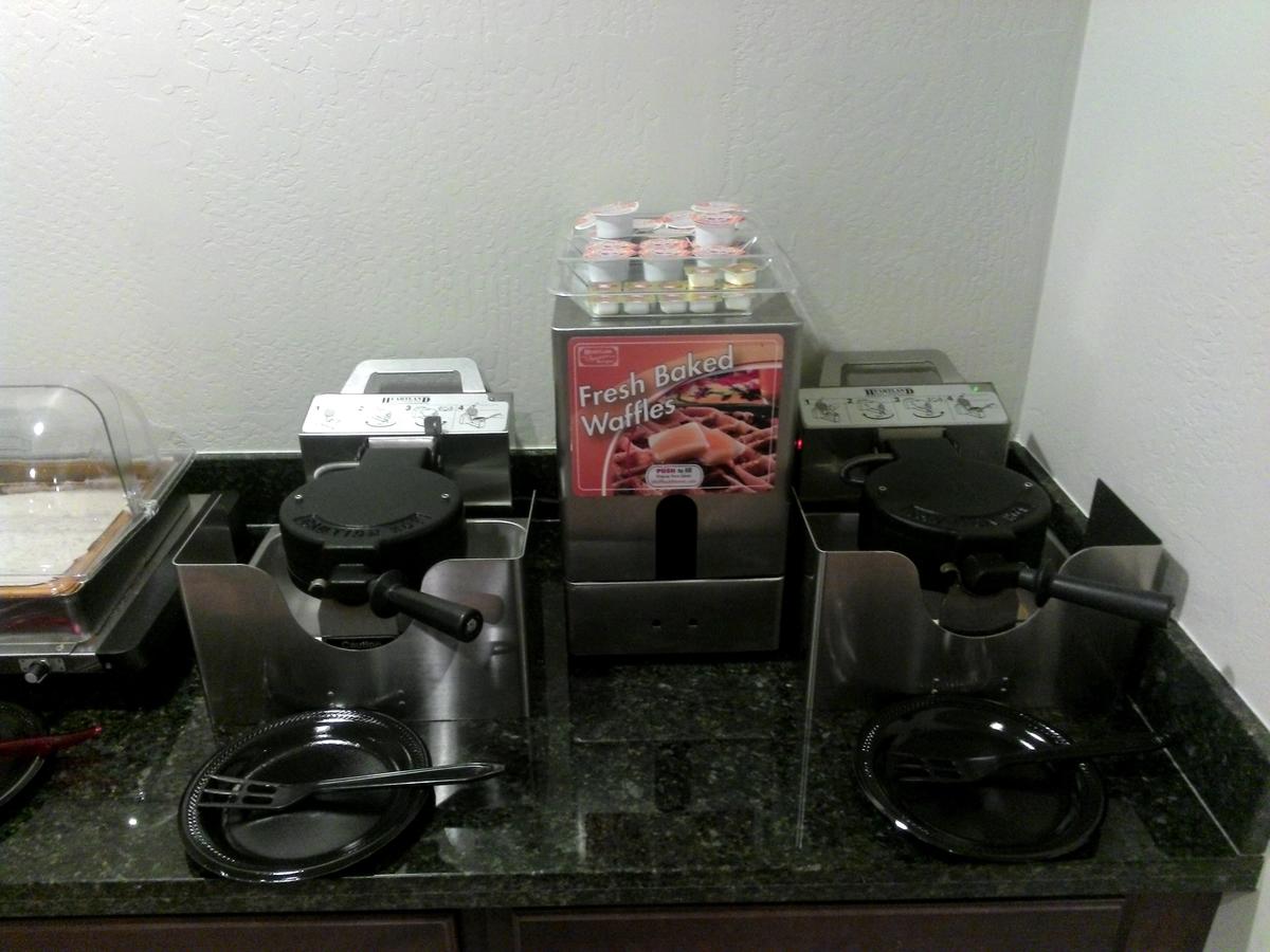 Ramada By Wyndham Tempe/At Arizona Mills Mall - thumb 22
