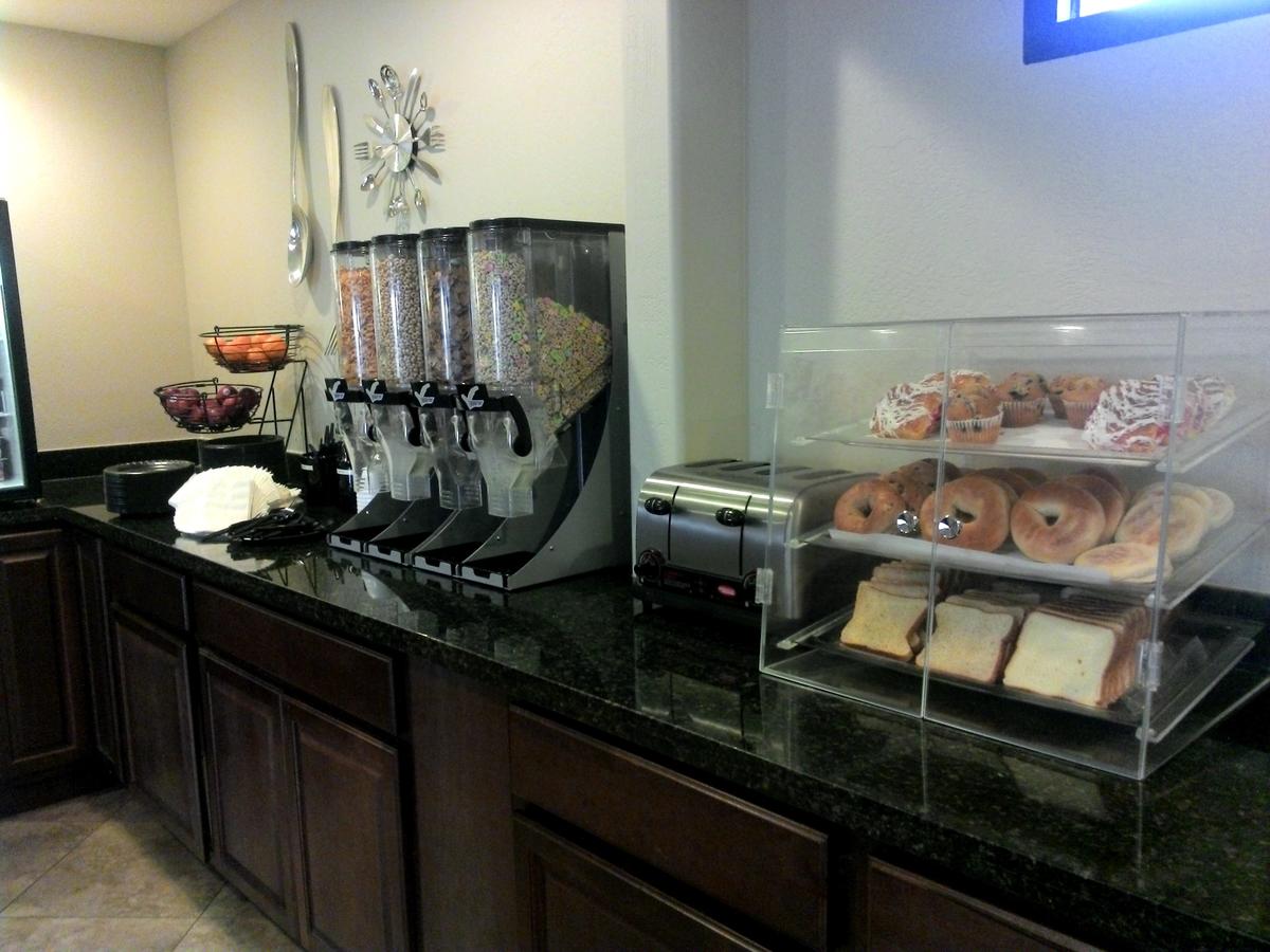 Ramada By Wyndham Tempe/At Arizona Mills Mall - thumb 17