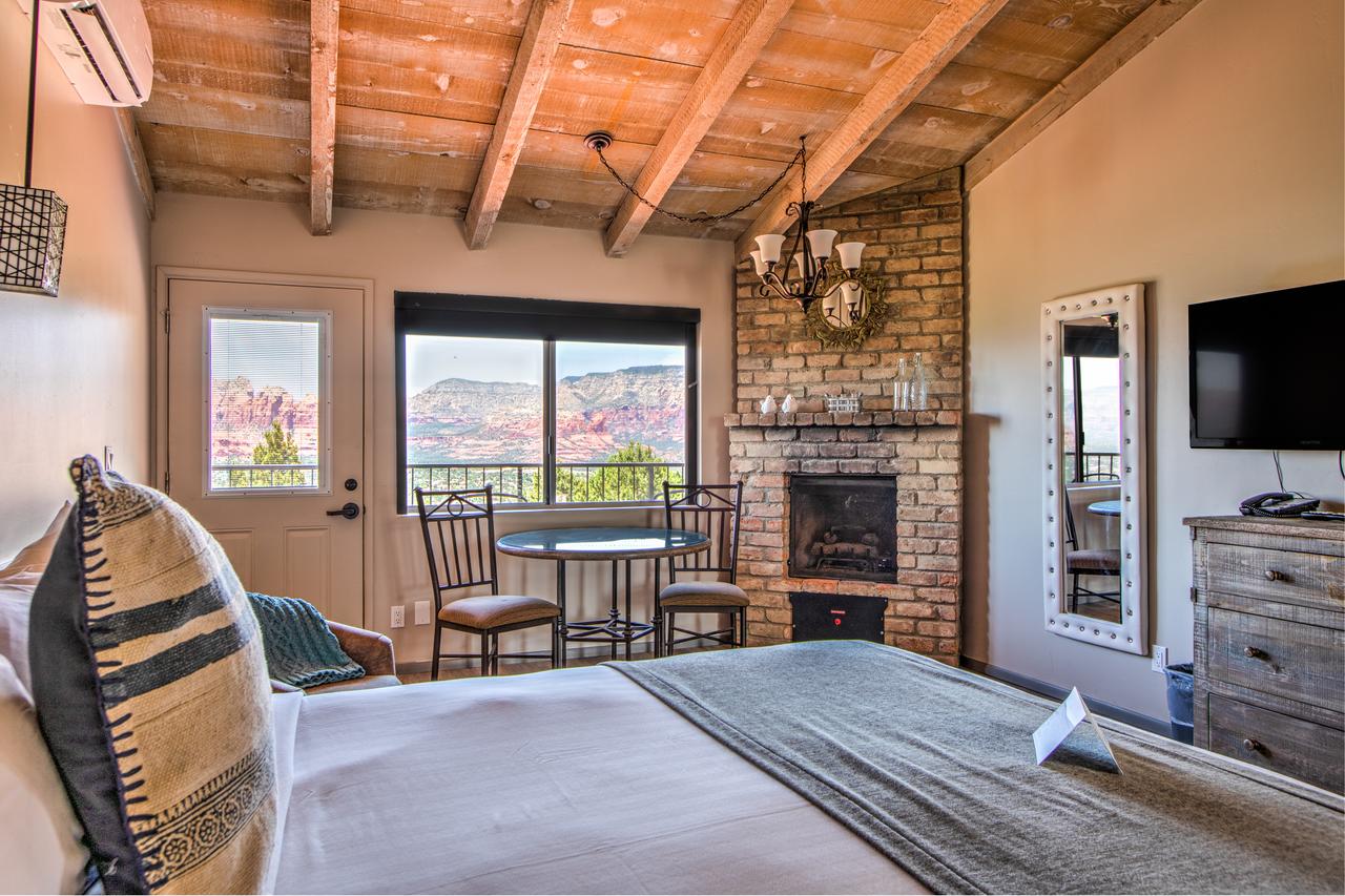 Sky Ranch Lodge - thumb 7