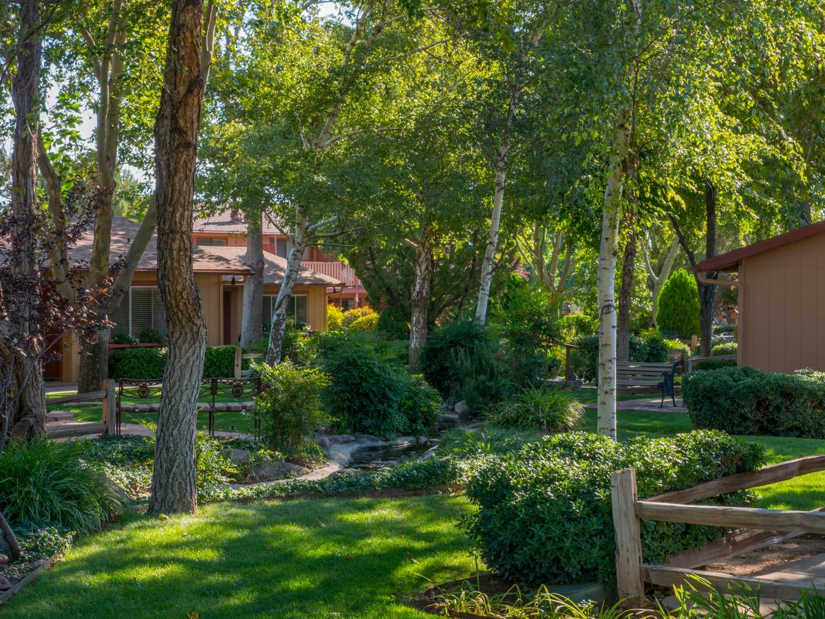 Sky Ranch Lodge - thumb 40