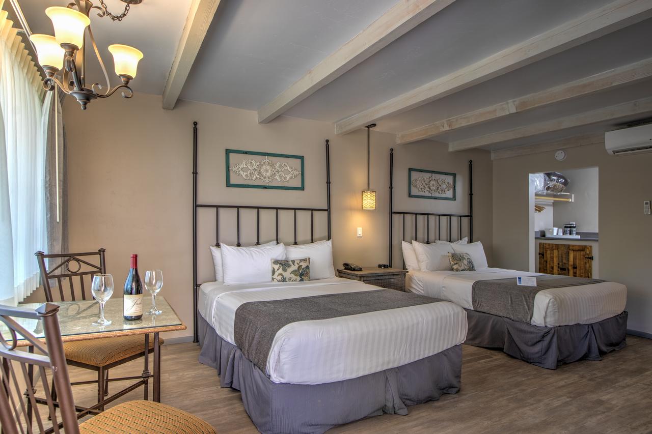 Sky Ranch Lodge - thumb 9