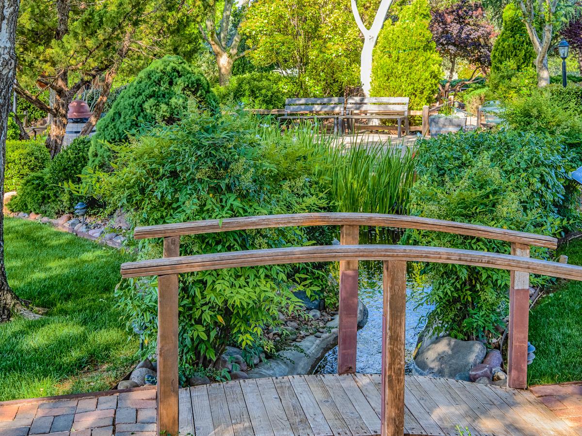 Sky Ranch Lodge - thumb 18