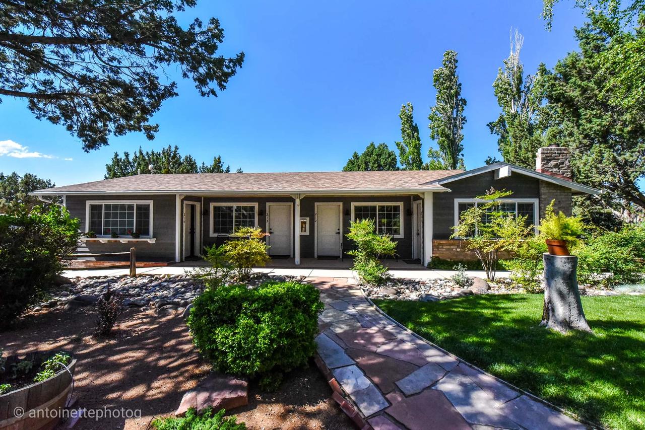 Sky Ranch Lodge - thumb 28