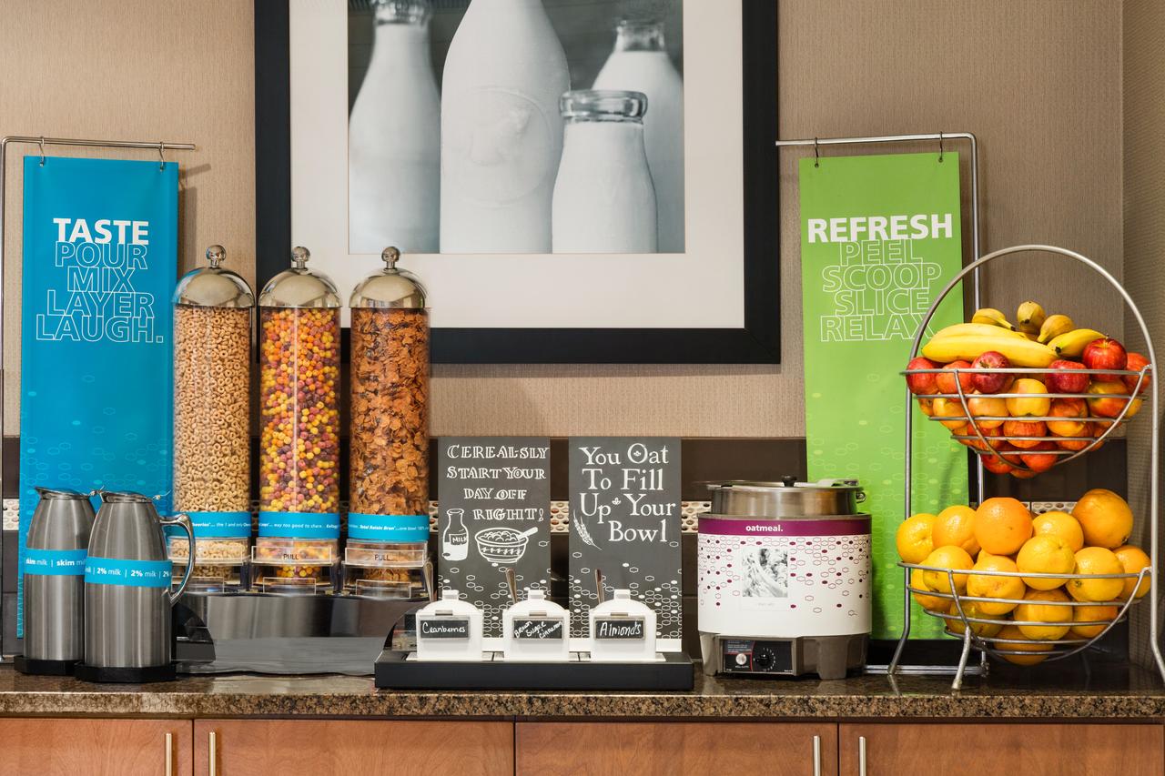 Hampton Inn & Suites Phoenix Glendale-Westgate - thumb 3