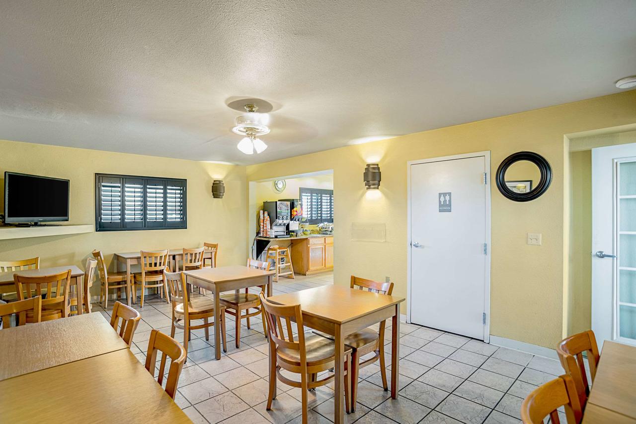 Quality Inn & Suites Phoenix NW - Sun City - thumb 3