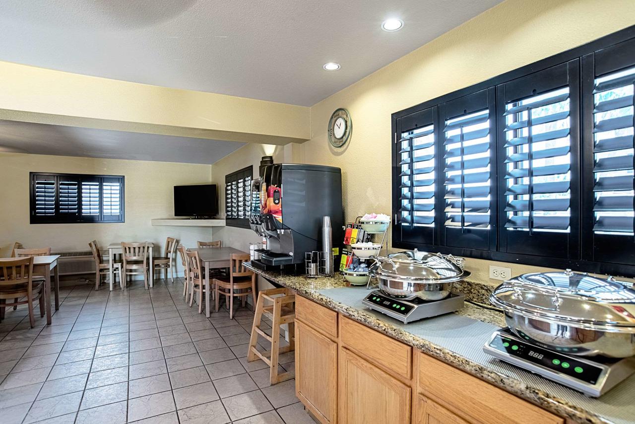 Quality Inn & Suites Phoenix NW - Sun City - thumb 8