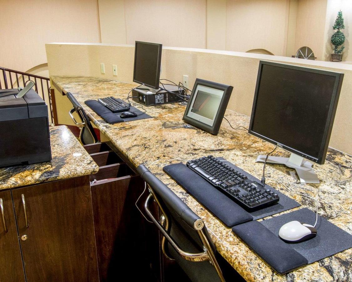 Comfort Suites Phoenix Airport - thumb 24