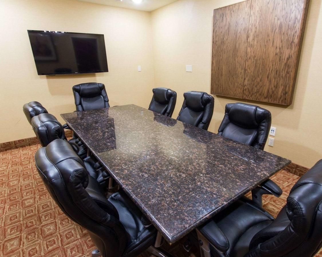 Comfort Suites Phoenix Airport - thumb 4