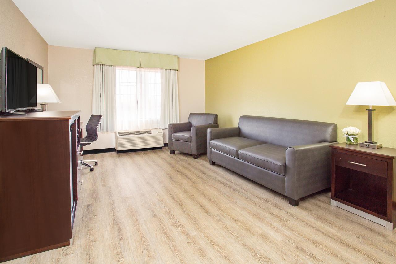 Baymont By Wyndham Phoenix I-10 Near 51st Ave - thumb 3