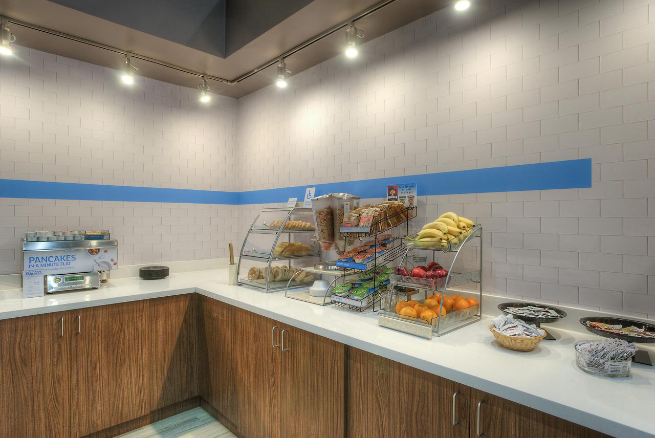 Holiday Inn Express Hotel & Suites Tempe - thumb 8