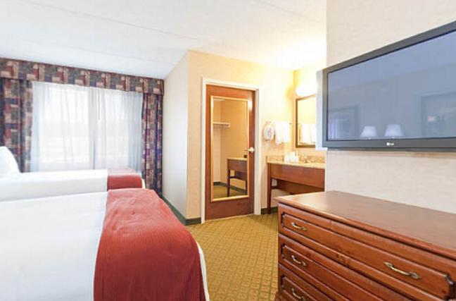 Holiday Inn Express Hotel & Suites Tempe - thumb 26