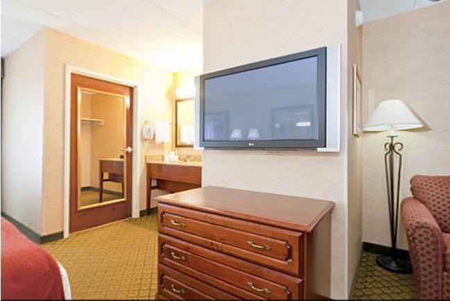 Holiday Inn Express Hotel & Suites Tempe - thumb 32