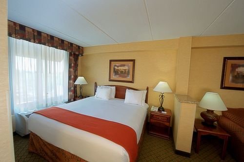 Holiday Inn Express Hotel & Suites Tempe - thumb 34