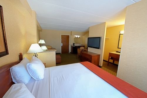 Holiday Inn Express Hotel & Suites Tempe - thumb 38