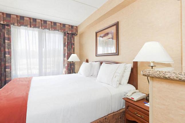 Holiday Inn Express Hotel & Suites Tempe - thumb 24