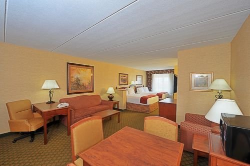 Holiday Inn Express Hotel & Suites Tempe - thumb 35