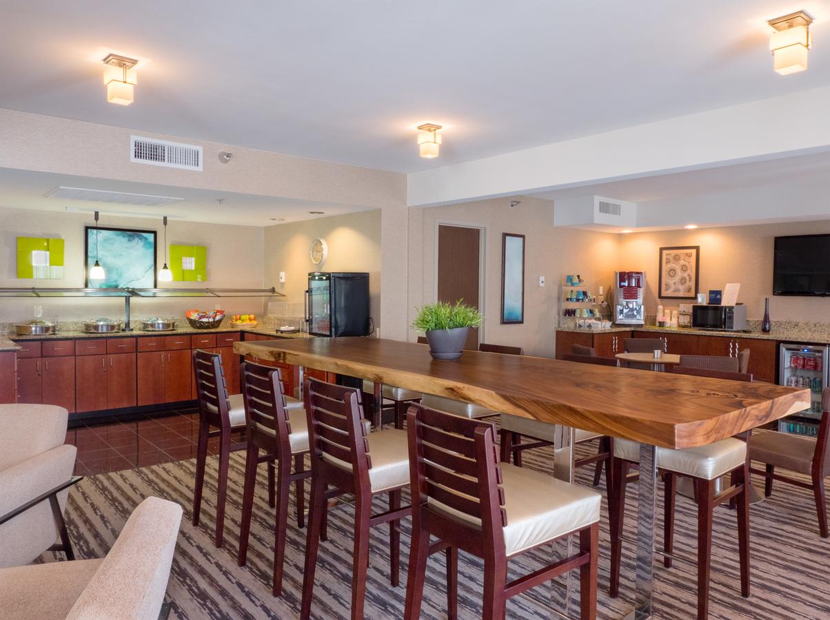 Hilton Phoenix Airport - thumb 17