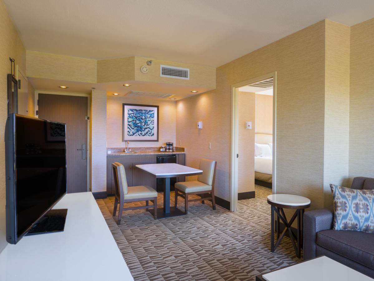 Hilton Phoenix Airport - thumb 11