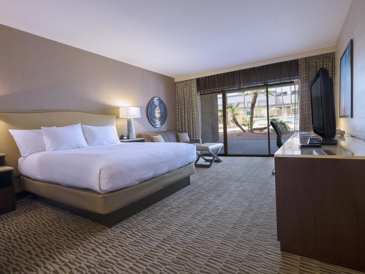 Hilton Phoenix Airport - thumb 8