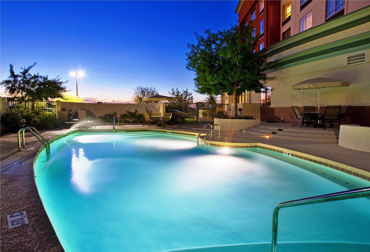 Holiday Inn Phoenix Airport - thumb 41