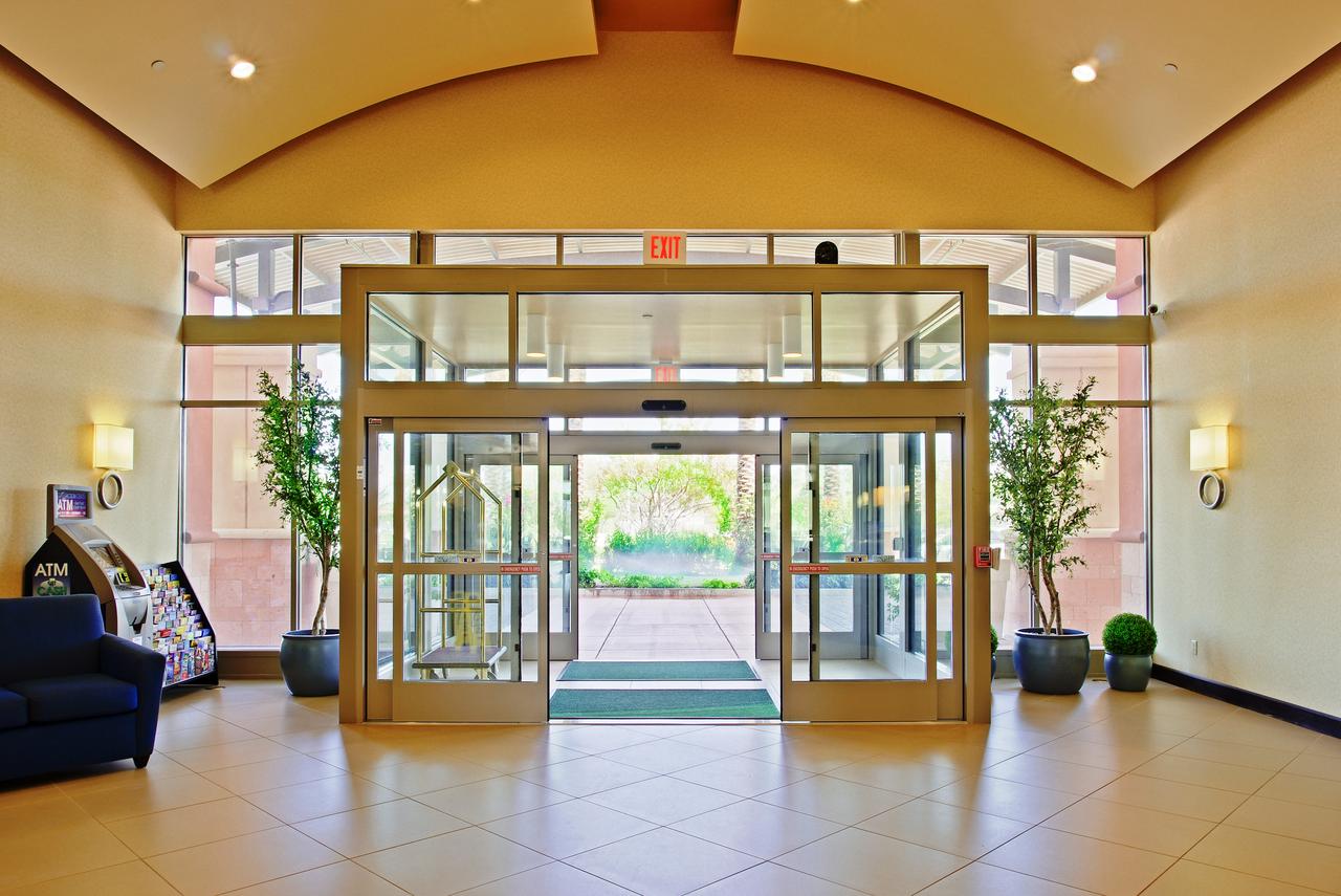 Holiday Inn Phoenix Airport - thumb 39