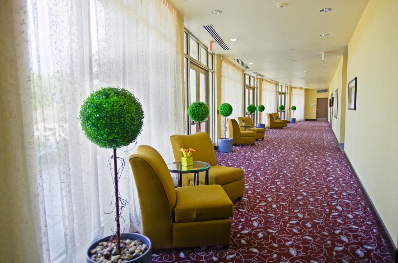 Holiday Inn Phoenix Airport - thumb 40