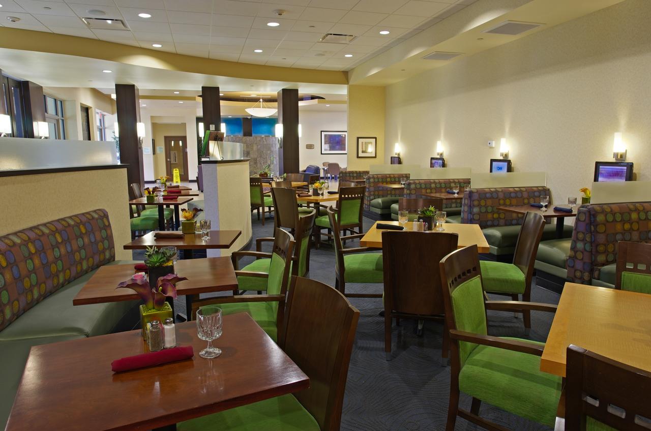 Holiday Inn Phoenix Airport - thumb 11