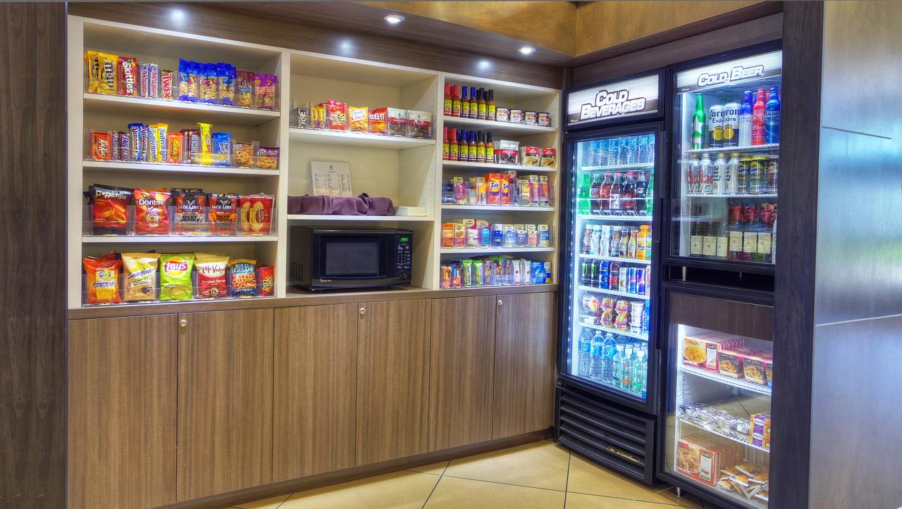 Holiday Inn Phoenix Airport - thumb 10