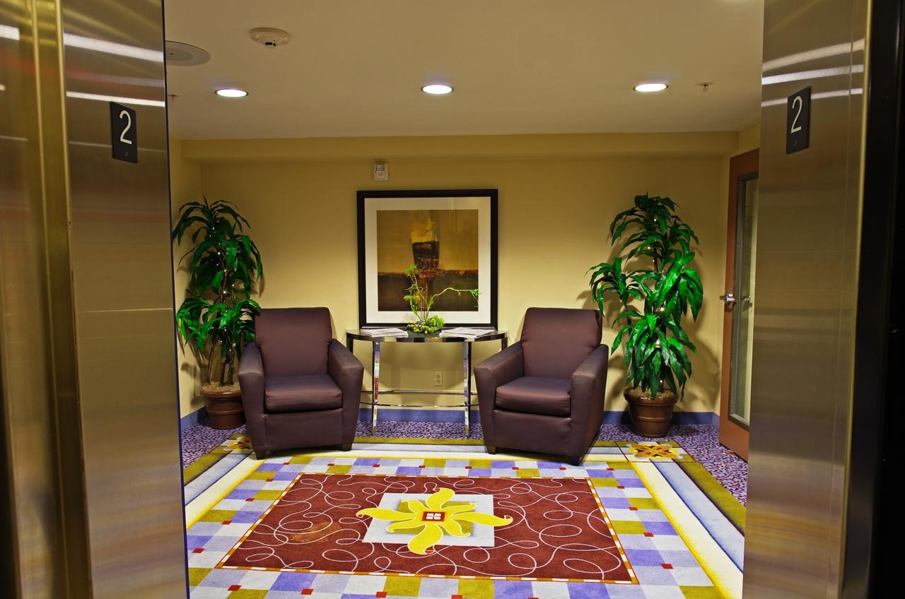 Holiday Inn Phoenix Airport - thumb 15