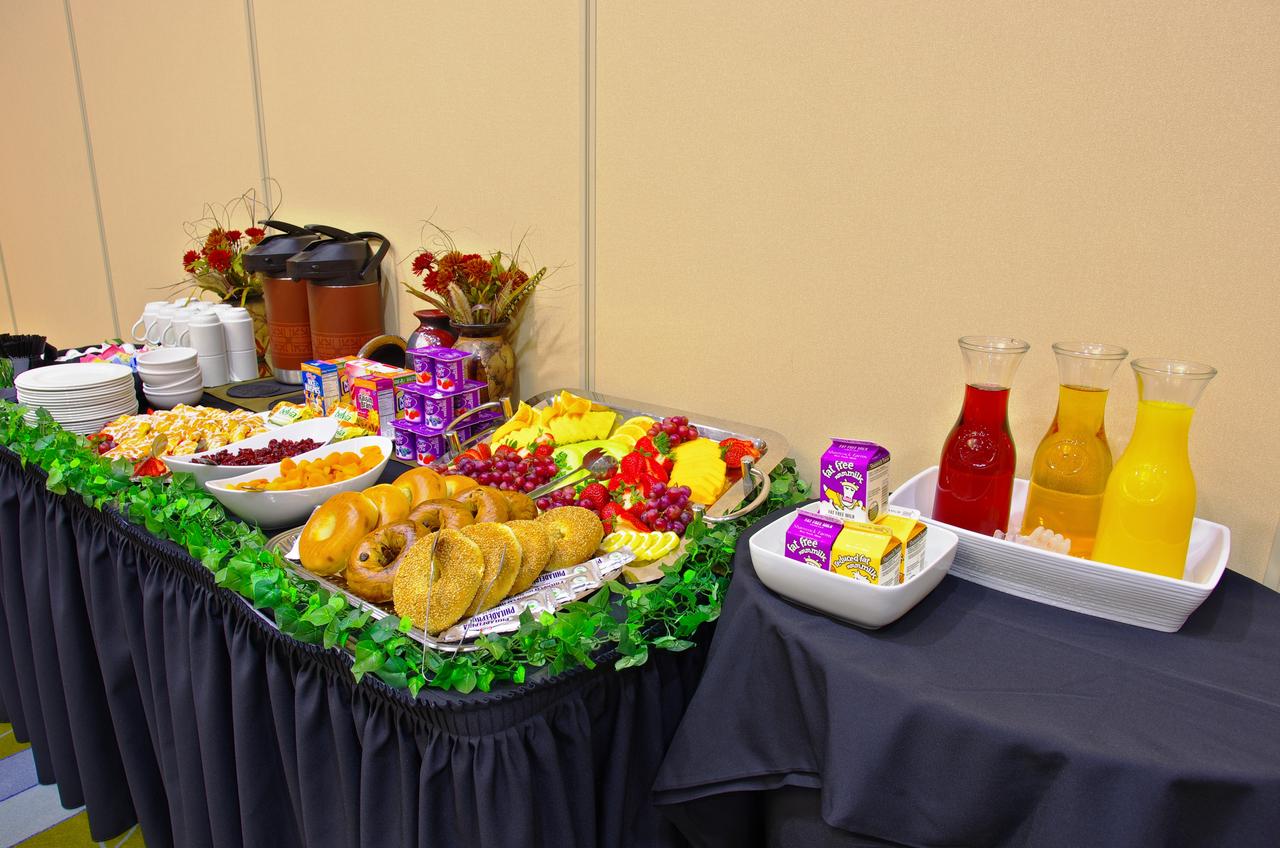 Holiday Inn Phoenix Airport - thumb 35