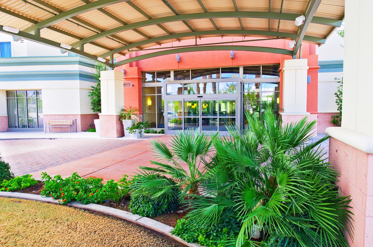 Holiday Inn Phoenix Airport - thumb 38