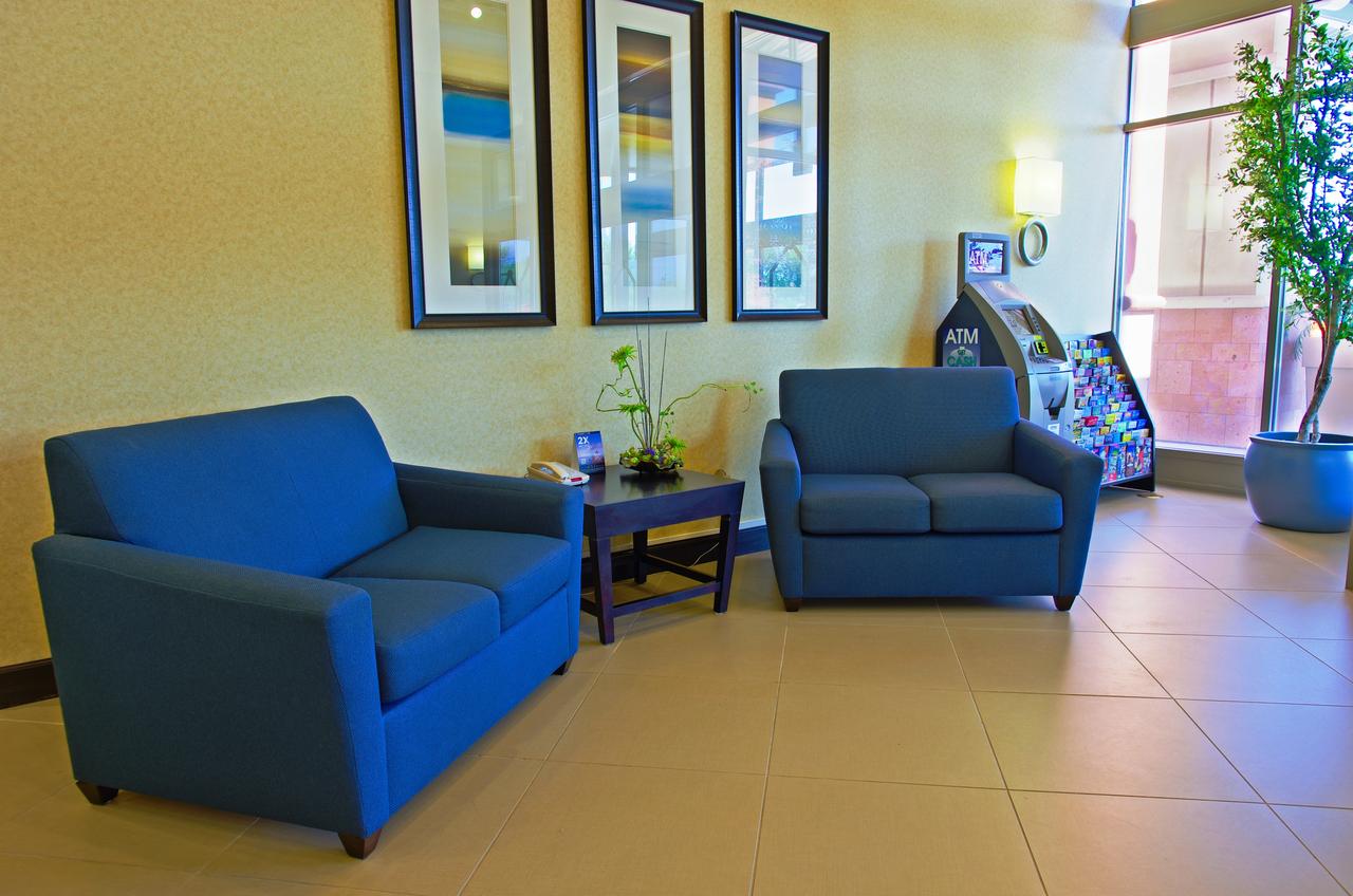 Holiday Inn Phoenix Airport - thumb 37